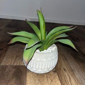 Artificial potted plant